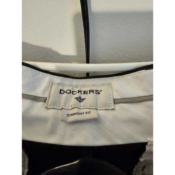 NWT Dockers Ultimate Iron Free Trouser Straight Fit - W34xL32 - Black - MSRP $80 - Picture 2 of 8
